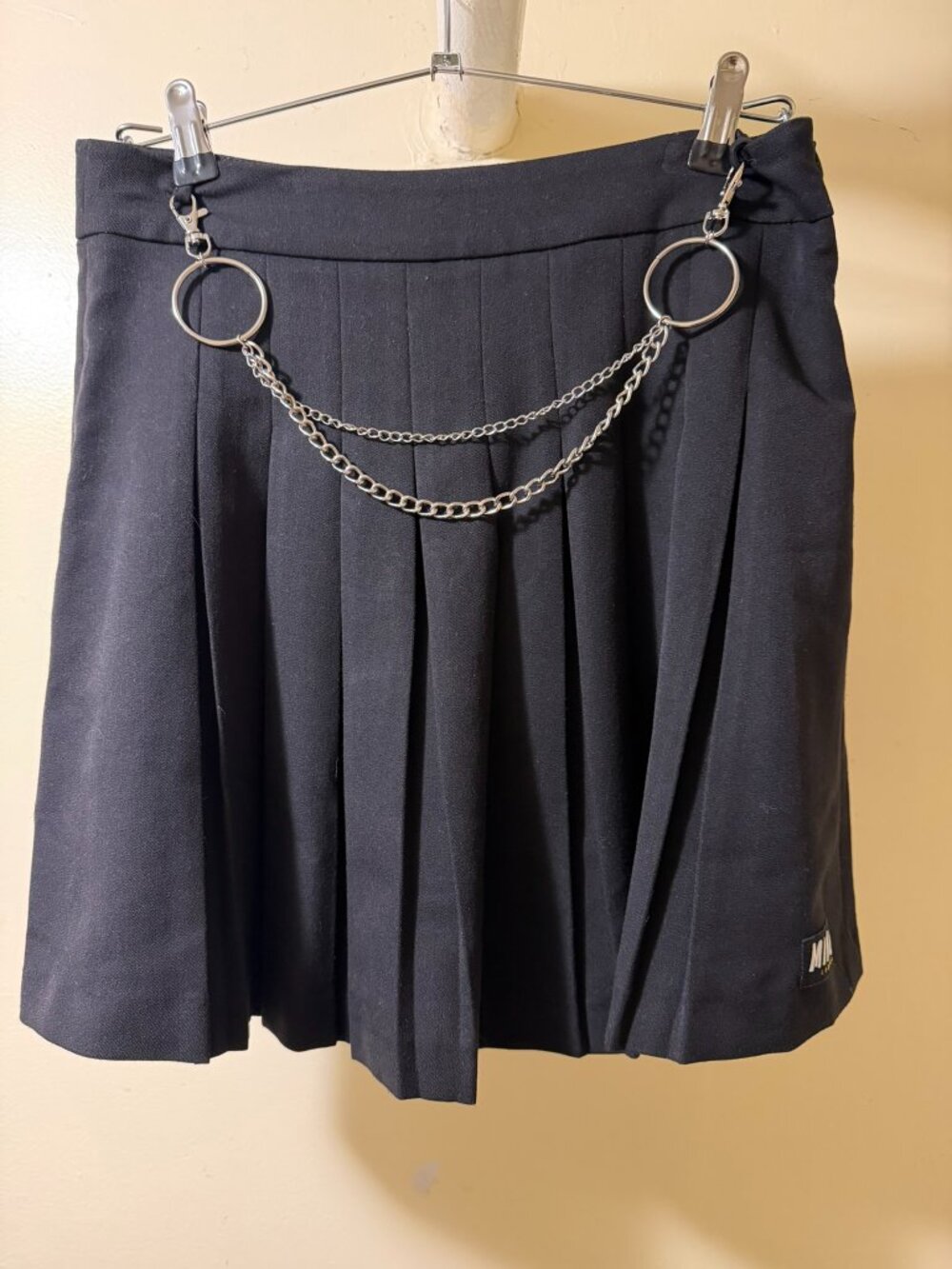 MINGA London black pleated skirt women's sz 6 28"